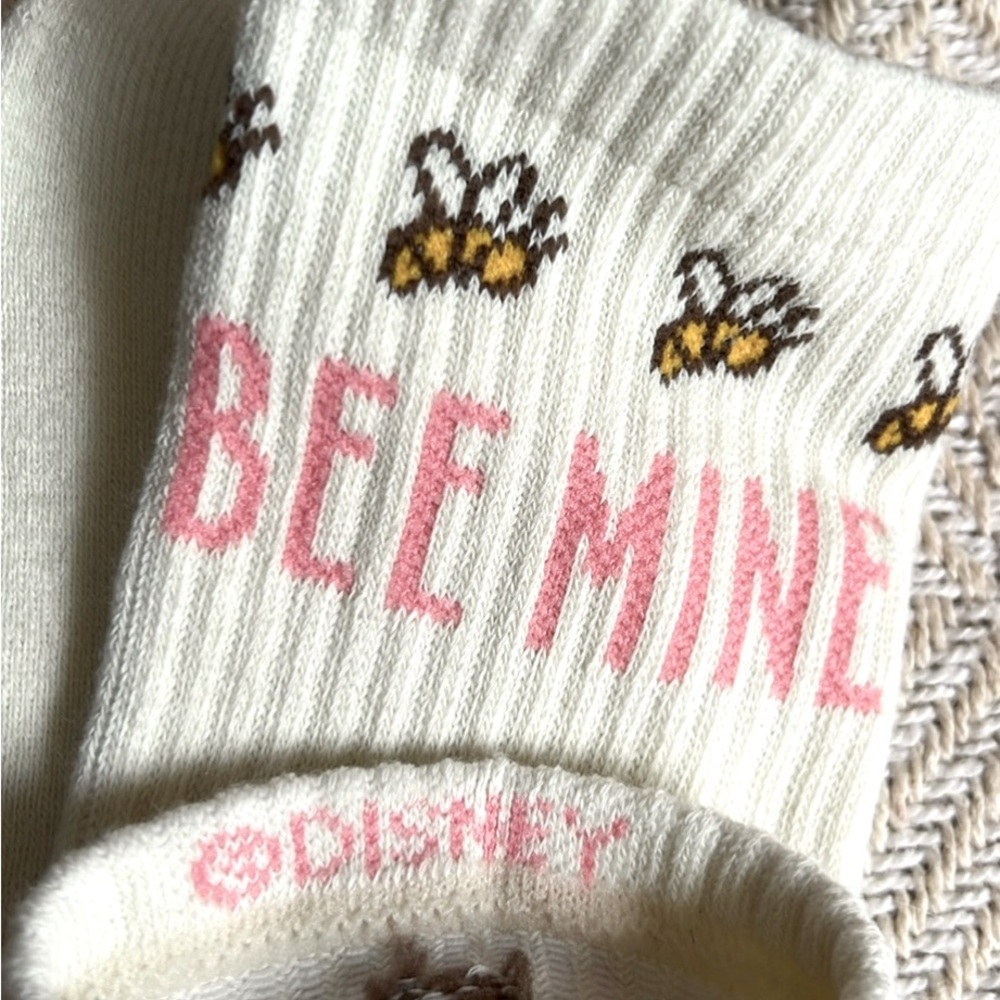 Disney Bee Mine Ivory Socks NWOT Size 8/10 - Picture 3 of 5